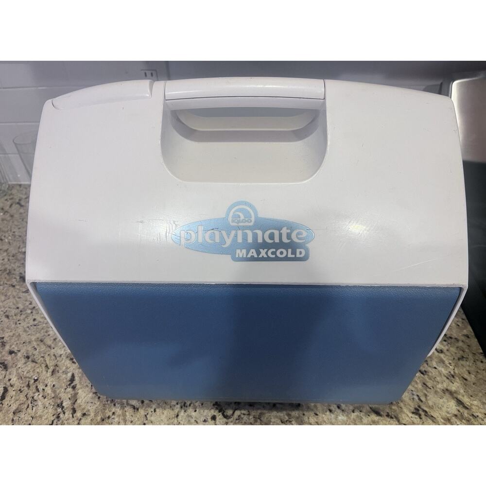 Igloo Playmate Elite MaxCold Light Blue 16qt Cooler 30 Cans 15" x 15" x 10.5"